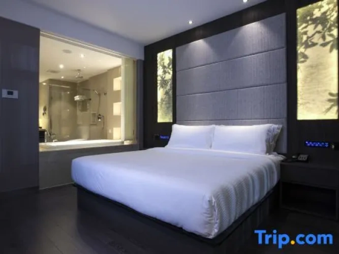 Deluxe Double room with lake view