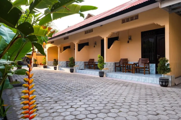 Rupaqa Hotel by OYO Rooms