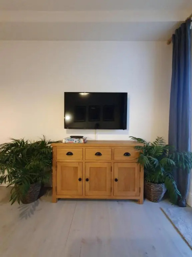 The Aviator - Stunning 1 bed with large balcony