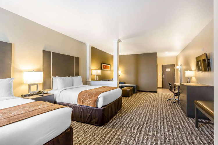 Comfort Suites Near Sam Houston Race Park