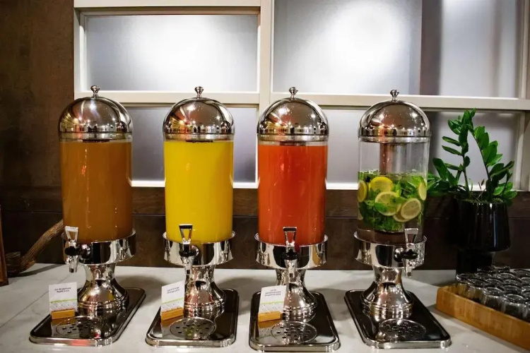 Hotel Mtl Express - Montreal Airport