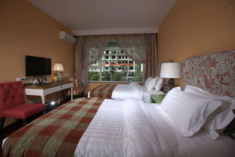 Michael's Inn & Suites