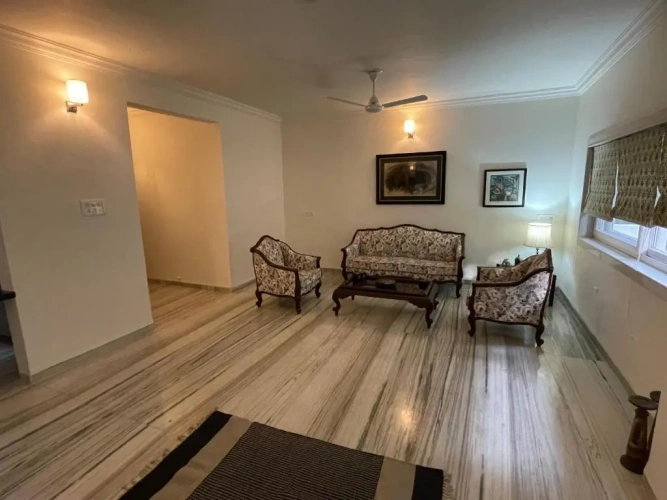 3 Bedrooms Apartment