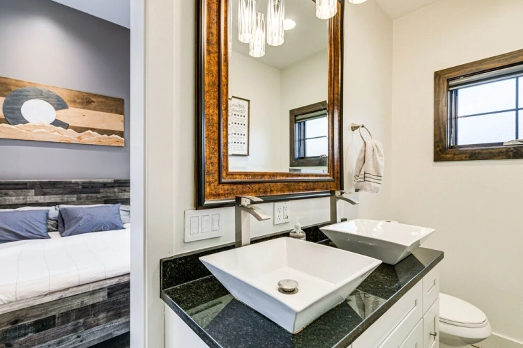 3 Bedrooms Apartment