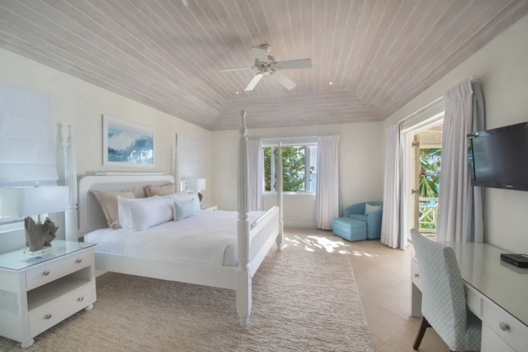 4 Bedrooms Villa