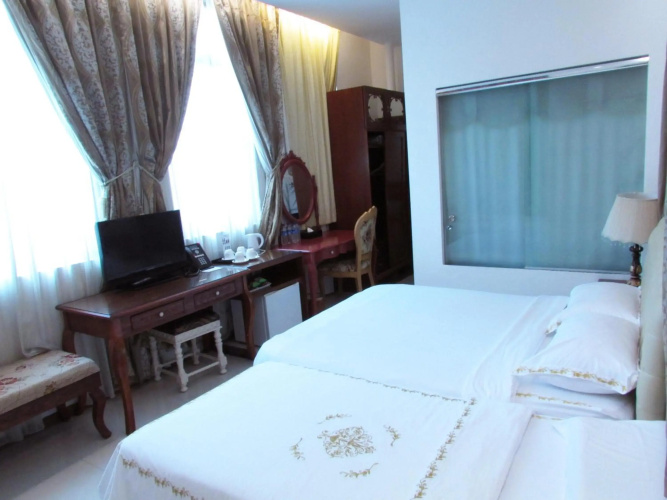 Jayleen 1918 Hotel