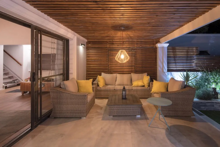 Three-bedroom-holiday-home! Living Area With Open-plan Kitchen. Big Veranda!