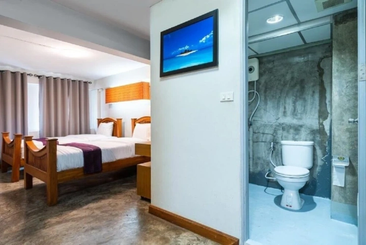 Economy Twin room with city view