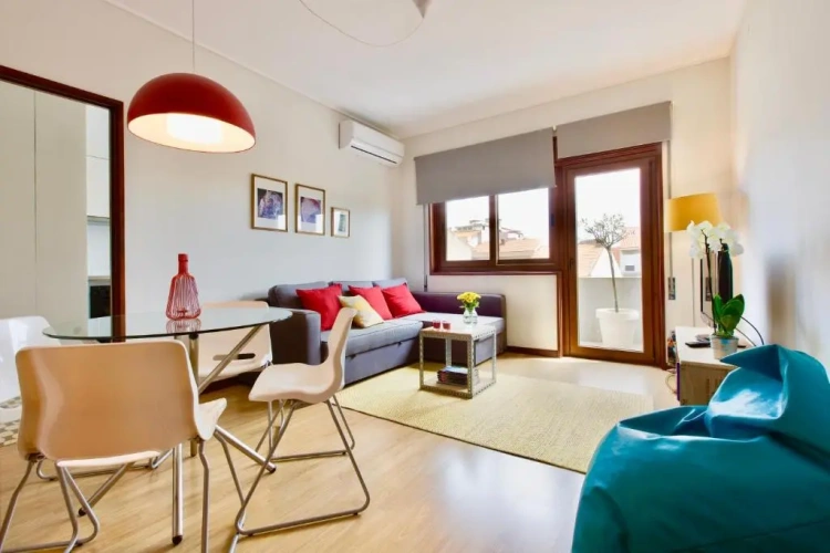 2 Bedrooms Apartment