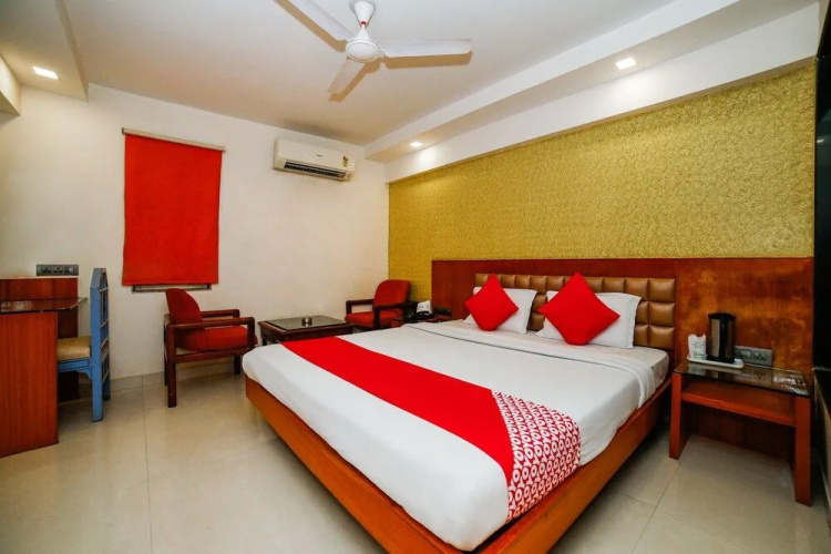 OYO 22953 Hotel Shelter