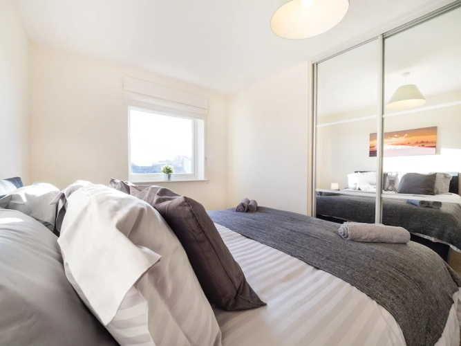 Deluxe Kennet Island Apartment