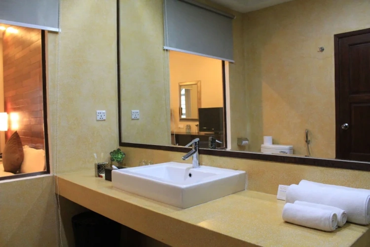 Standard Double Suite