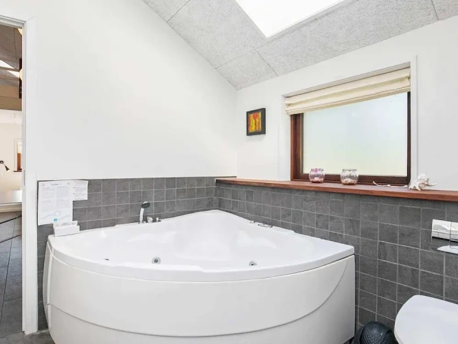 4 Bedrooms Classic Cottage