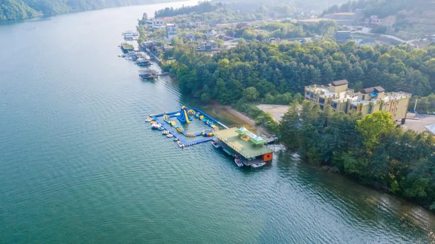 Clover Resort