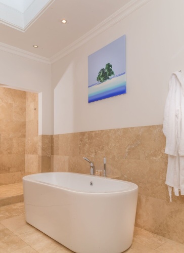 3 Bedrooms Luxury Suite with park view