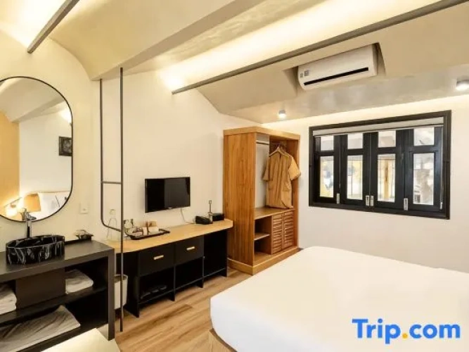 Deluxe Double room with balcony and with garden view