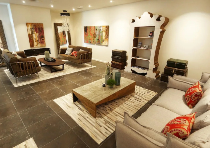 Easy Living Hotel