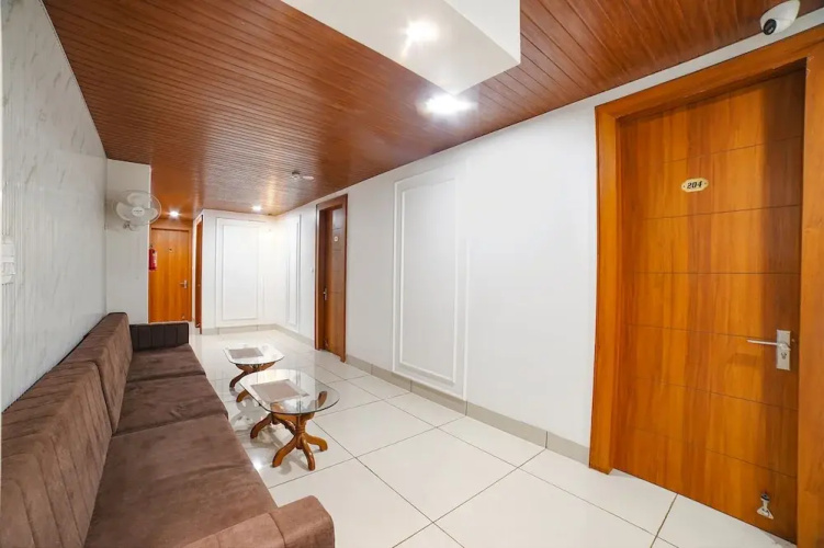 Fabhotel Eminent