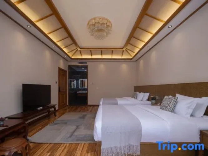 Standard Twin room with courtyard view