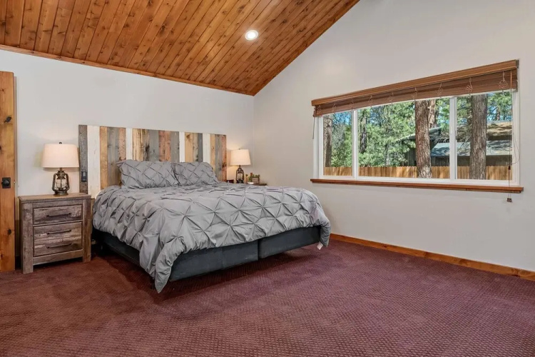 108 - Rustic Ridge Manor