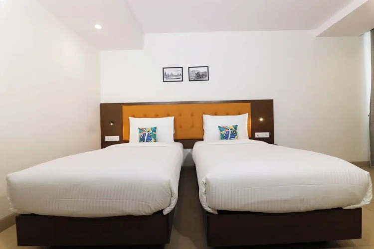 Deluxe Twin room with city view