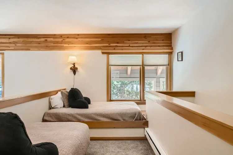 2084 The Pines 3 Bedroom Condo by RedAwning