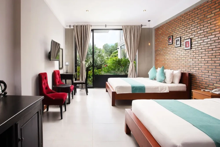 Standard Triple room