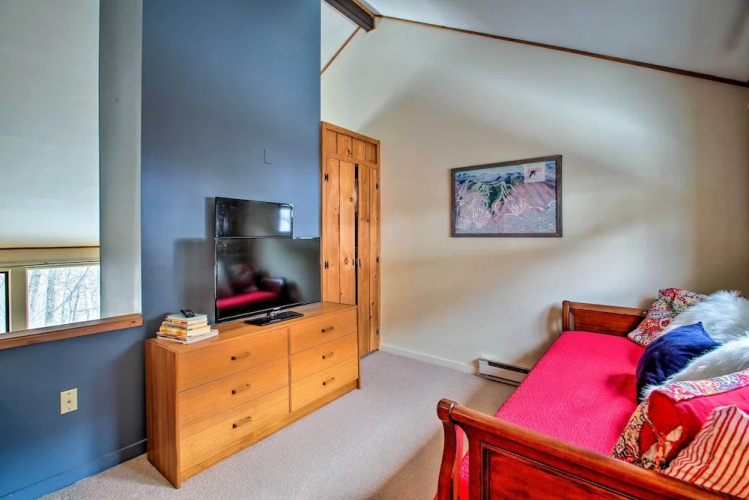 Loon Mountain Condo w/ Pool & Game Room Access!