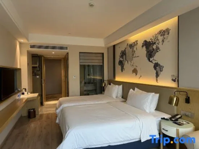 Deluxe Twin Family room