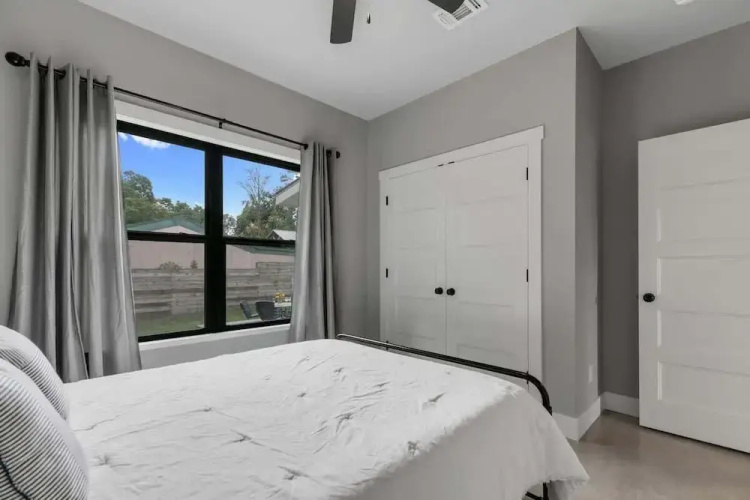 Luxury Home 3blck From Main St With Firepit