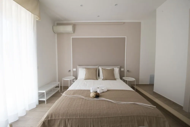 Superior Double room with balcony and with partial sea view