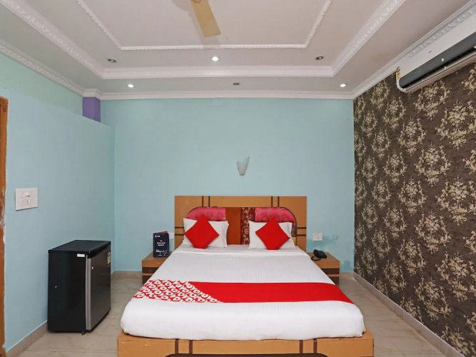 OYO Flagship 12005 Days Inn