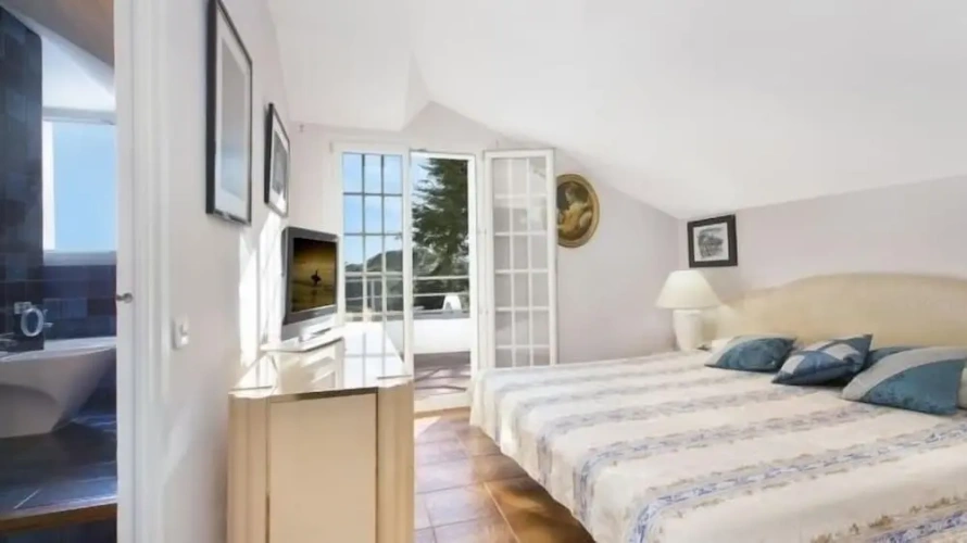 5 Bedrooms Villa with sea view