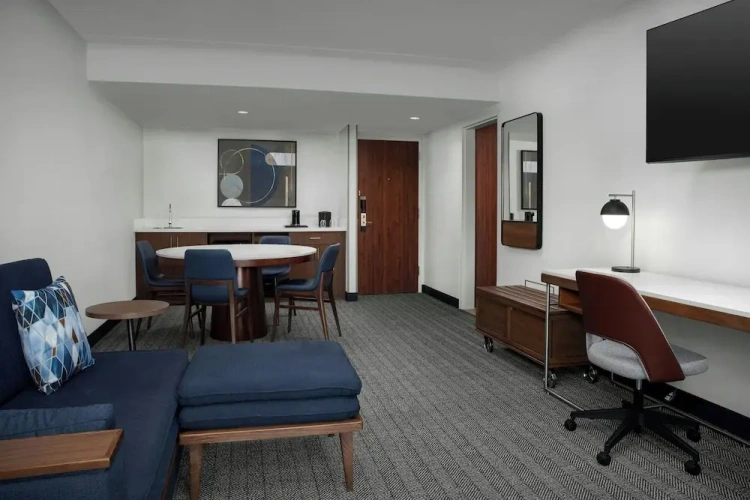 1 Bedroom Suite