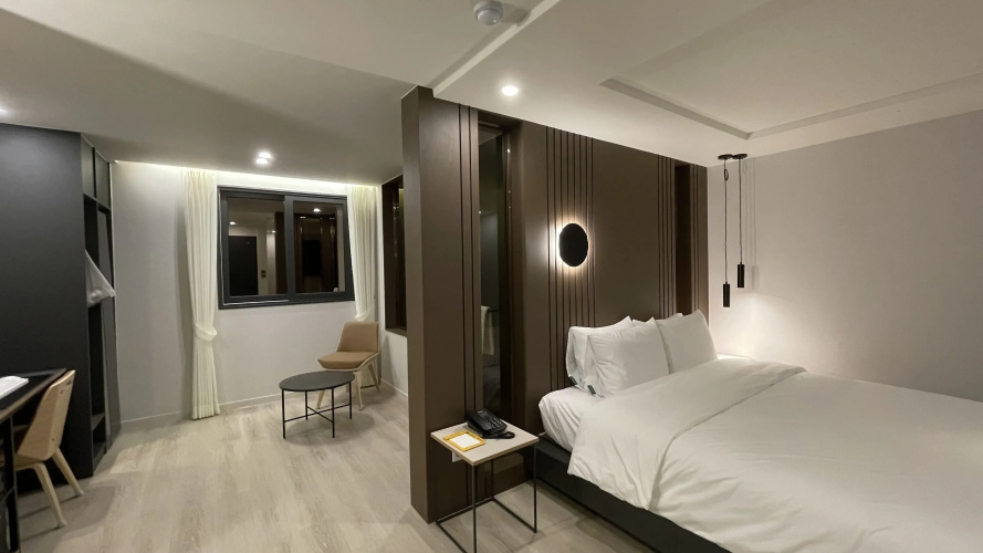 Button Hotel