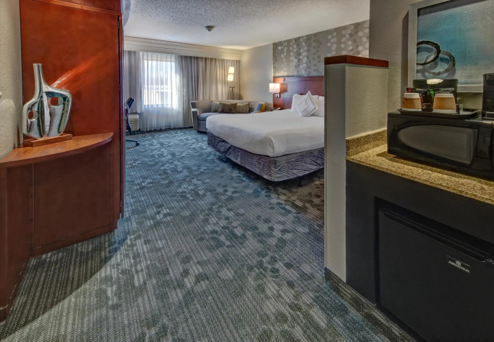 Courtyard by Marriott Alexandria