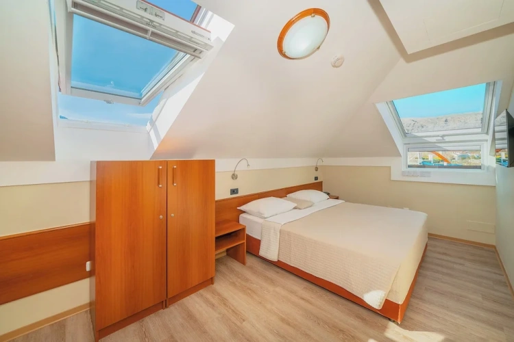 Economy Double room with partial sea view