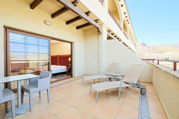 Standard Triple room with pool view