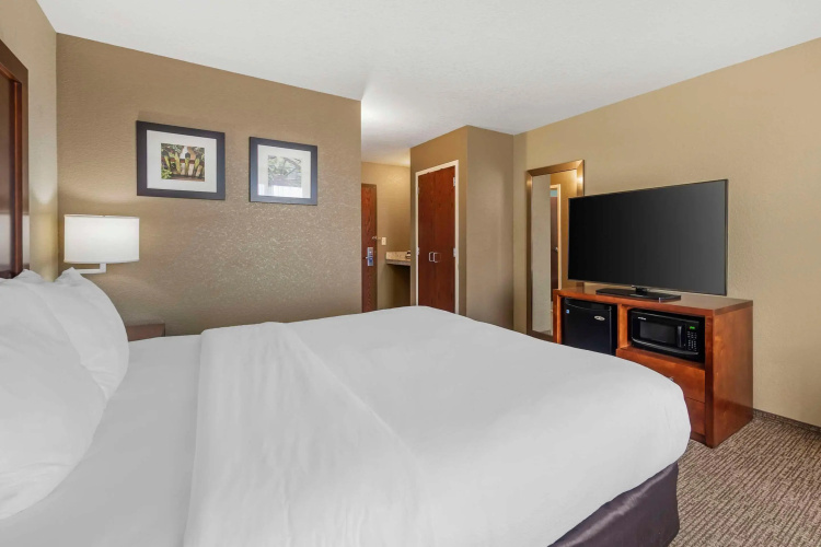 Comfort Inn & Suites