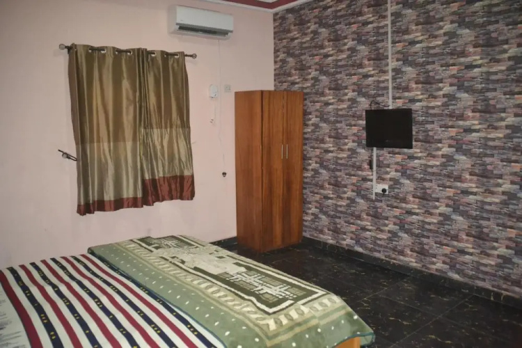 Evaville Hotel N Lounge