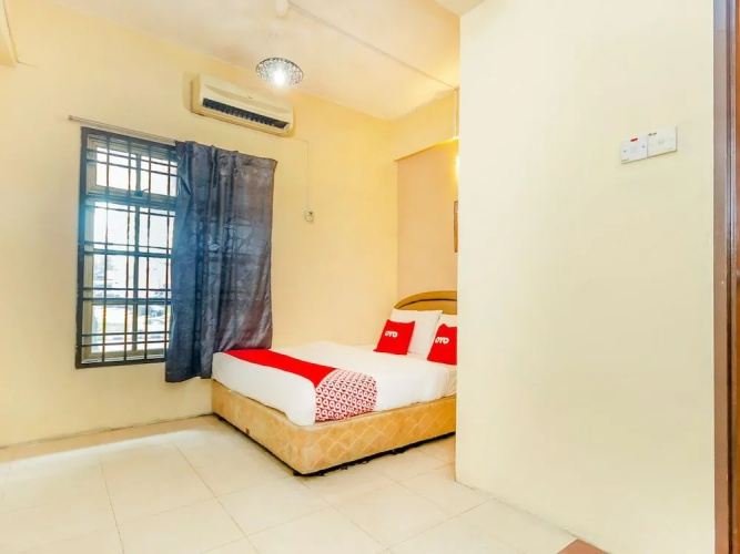 OYO 89703 B Link Hotel