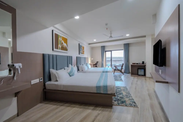 Standard Quadruple Family room with city view