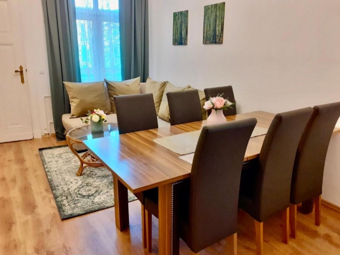 3 Bedrooms Apartment