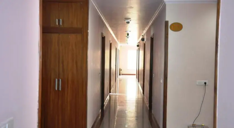 Emblem Hotel Sector 14 Gurgaon