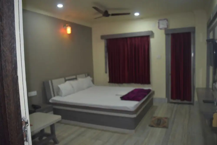 Hotel Mamoni Group