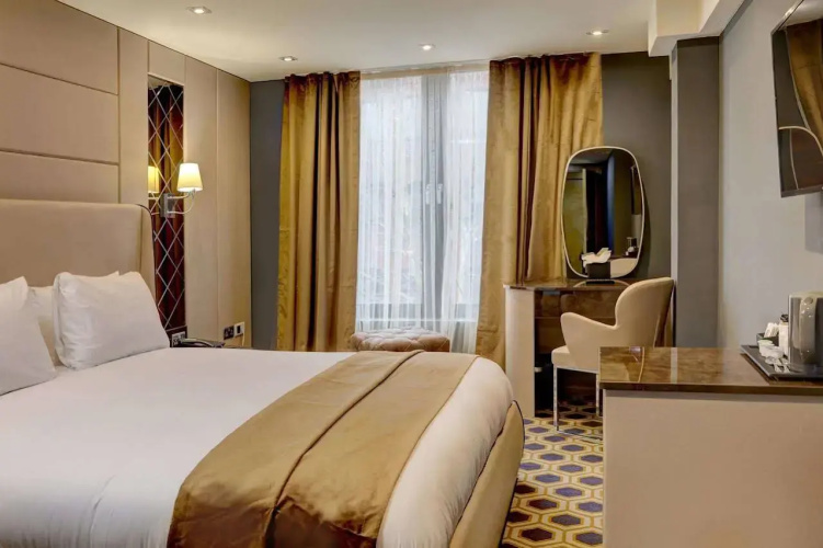 Putney Hotel