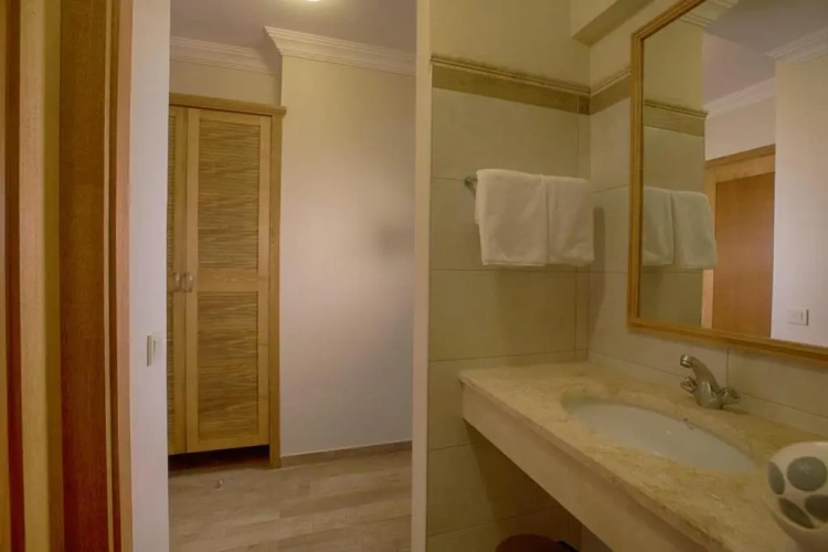 Standard Triple room with sea view