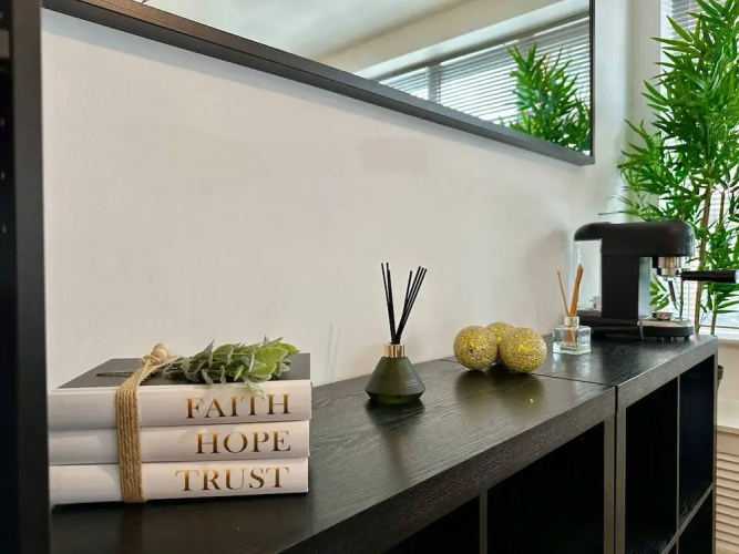 2br City Side Apartment