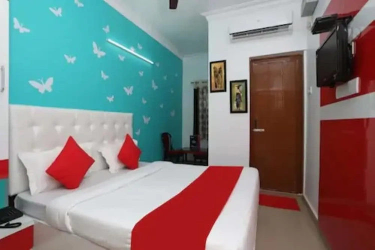 Deluxe Double room with city view