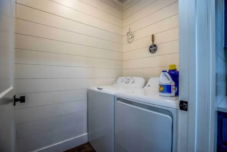 'painted Sky' Modern Broken Bow Cabin w/ Hot Tub!